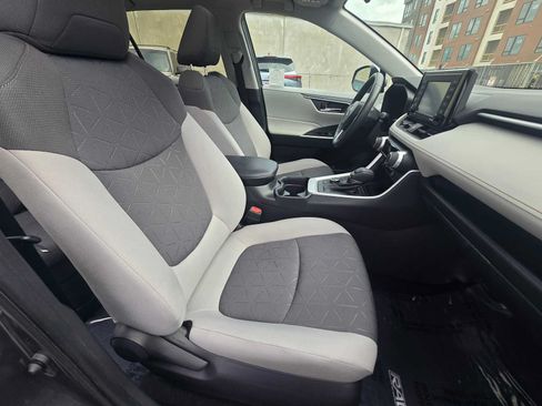 Used 2020 Toyota RAV4 XLE w/ Convenience Package AWD/4WD image 10
