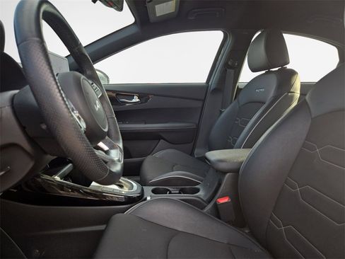 Certified 2023 Kia Forte GT-Line image 12