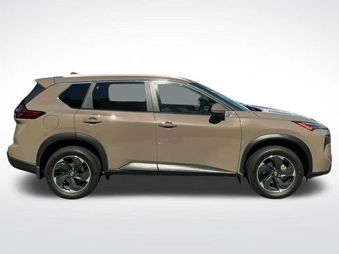 Used 2024 Nissan Rogue SV w/ SV Premium Package FWD image 7