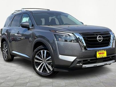New 2025 Nissan Pathfinder Platinum w/ Cargo Package