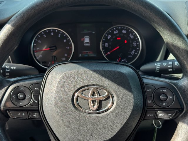 Used 2022 Toyota RAV4 LE AWD/4WD image 20