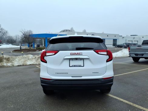 Certified 2022 GMC Terrain SLE w/ Driver Convenience Package image 6