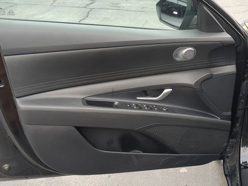 Certified 2023 Hyundai Elantra SE image 14