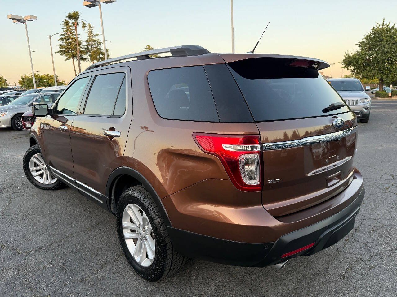 Used 2012 Ford Explorer XLT AWD/4WD image 5