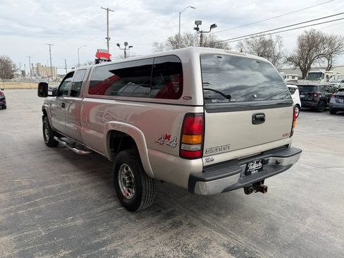 Used 2007 GMC Sierra 2500 SLE w/ Onstar Plus Package AWD/4WD image 5