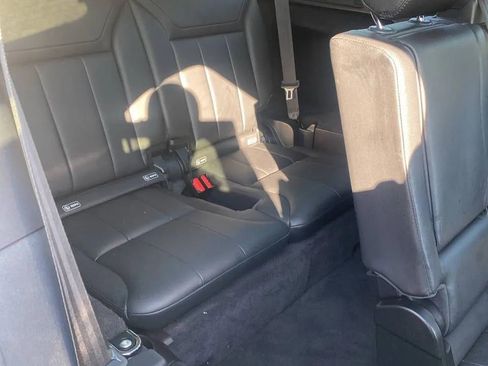 Used 2018 Land Rover Discovery SE image 22