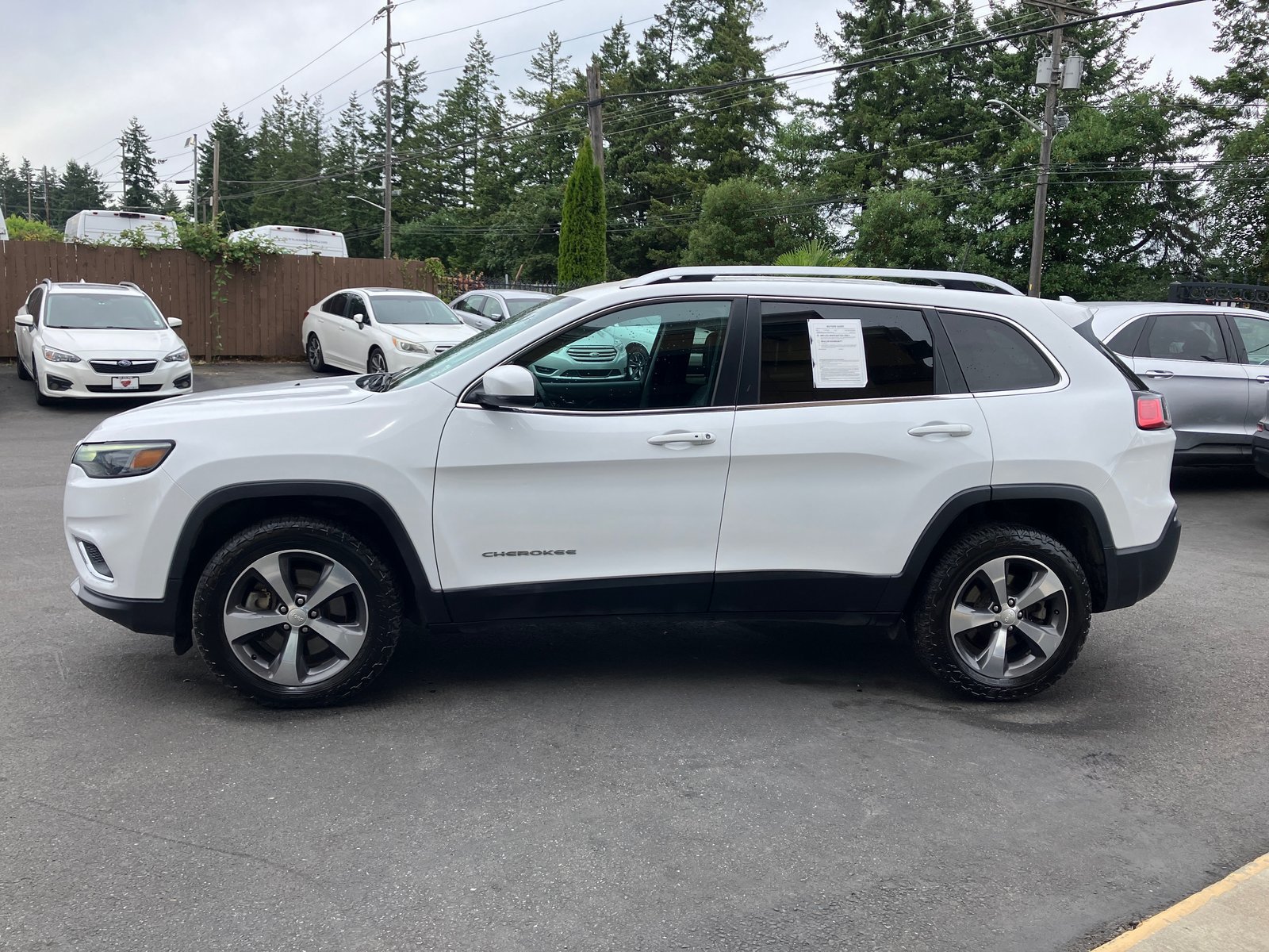 Used 2019 Jeep Cherokee Limited AWD/4WD image 5
