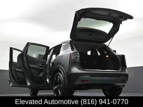 Used 2025 Nissan Kicks SR w/ Illumination Package AWD/4WD image 33