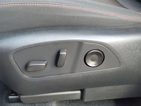 Certified 2024 Chevrolet Traverse Z71 w/ Enhanced Driving Package image 34