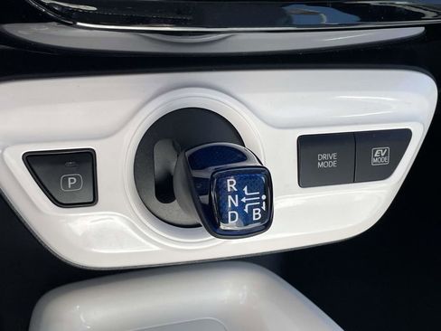 Used 2016 Toyota Prius Three image 20