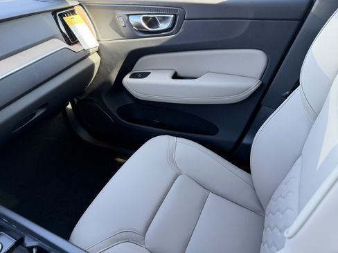 New 2026 Volvo XC60 B5 Core w/ Protection Package image 15