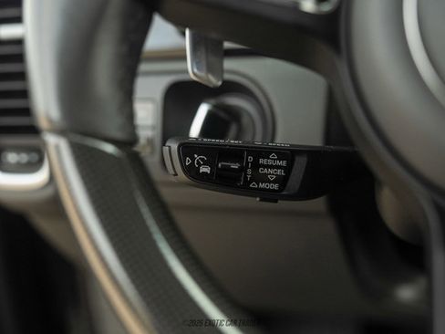 Used 2019 Porsche Cayenne Turbo image 46