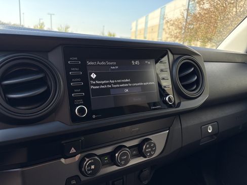 Used 2020 Toyota Tacoma SR w/ SR Convenience Package image 8