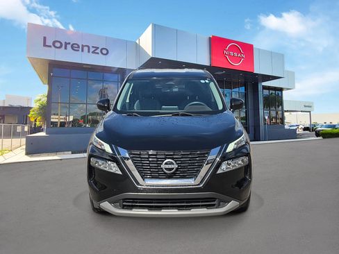Used 2023 Nissan Rogue SV FWD image 2