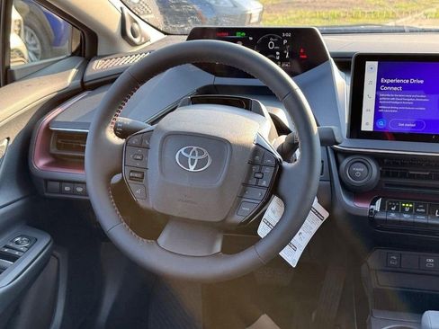 New 2025 Toyota Prius Plug-In Hybrid FWD image 9