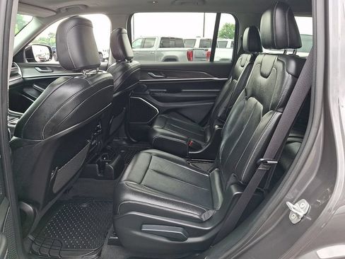 Used 2021 Jeep Grand Cherokee L Limited AWD/4WD image 10