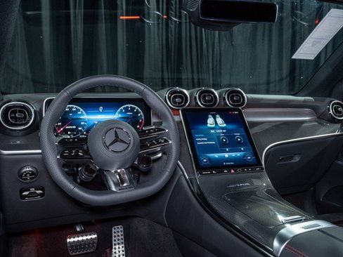 Used 2025 Mercedes-Benz GLC 43 AMG 4MATIC image 19