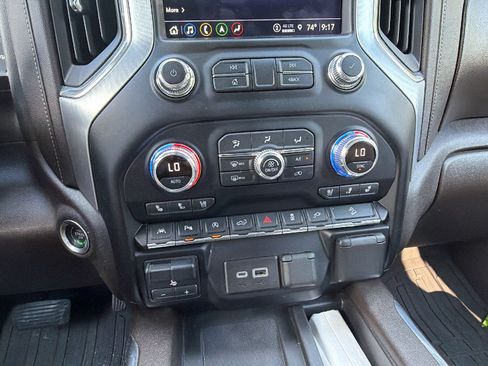 Used 2021 GMC Sierra 1500 SLT w/ SLT Premium Plus Package AWD/4WD image 33