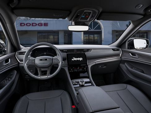 New 2025 Jeep Grand Cherokee Limited w/ Black Appearance Package image 14