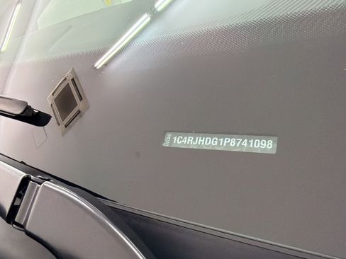 Used 2023 Jeep Grand Cherokee Overland image 28