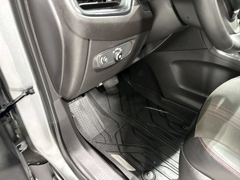 Used 2023 Chevrolet Equinox RS FWD image 10