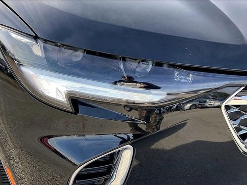 Used 2023 Buick Envision Avenir image 32