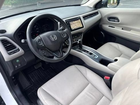 Used 2018 Honda HR-V EX-L image 10