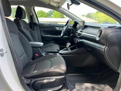 Used 2024 Kia Forte LXS FWD image 22