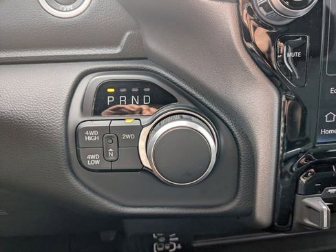 Used 2024 RAM 2500 Big Horn w/ Night Edition AWD/4WD image 3