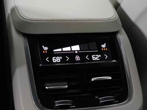 Certified 2024 Volvo XC90 B6 Ultimate w/ Protection Package Premier image 36