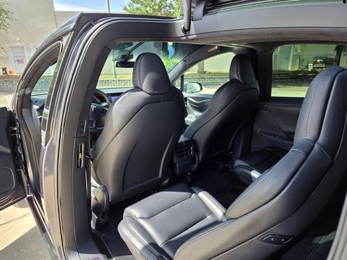 Used 2020 Tesla Model X Performance AWD/4WD image 24