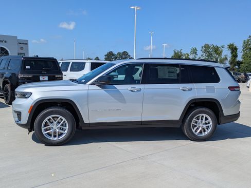 New 2026 Jeep Grand Cherokee L Laredo RWD image 2
