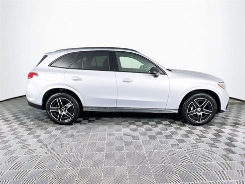 Used 2025 Mercedes-Benz GLC 300 4MATIC image 7