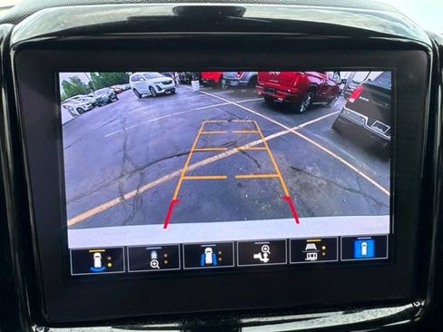 Used 2022 Chevrolet Traverse Premier w/ Redline Edition AWD/4WD image 23