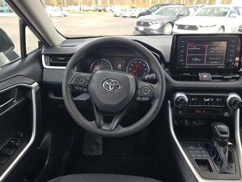 Used 2021 Toyota RAV4 XLE image 13