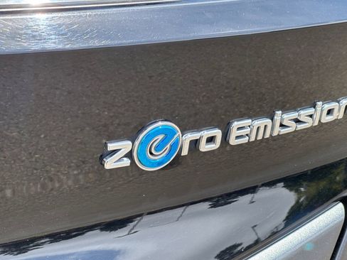 Used 2018 Nissan Leaf SL w/ SL Technology Package FWD image 28