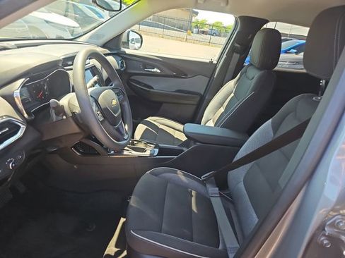 Used 2023 Chevrolet TrailBlazer LT w/ Convenience Package FWD image 10