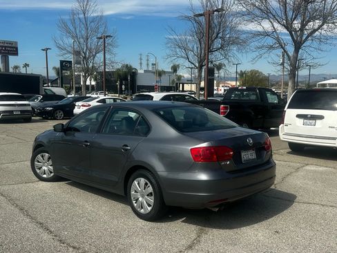 Used 2011 Volkswagen Jetta SE image 24
