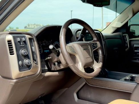 Used 2018 GMC Sierra 1500 Denali w/ Denali Ultimate Package AWD/4WD image 19