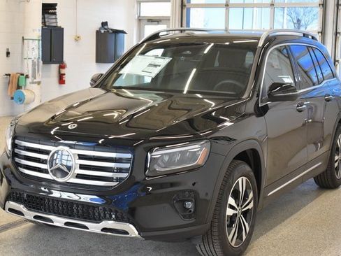 New 2025 Mercedes-Benz GLB 250 4MATIC image 8