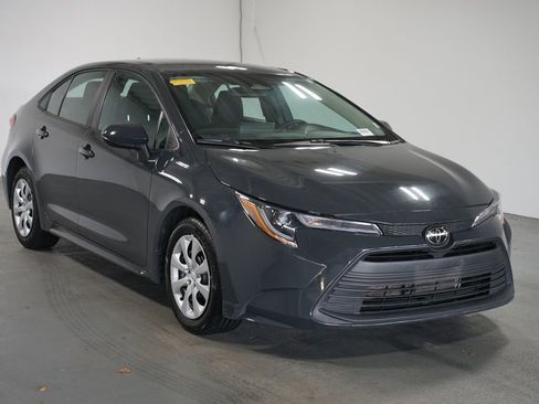 Certified 2023 Toyota Corolla LE image 3