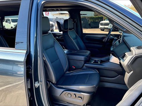 Used 2021 GMC Yukon SLT w/ SLT Premium Package image 8