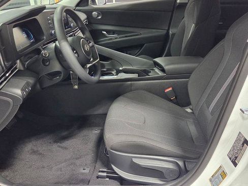 New 2026 Hyundai Elantra SE FWD image 5