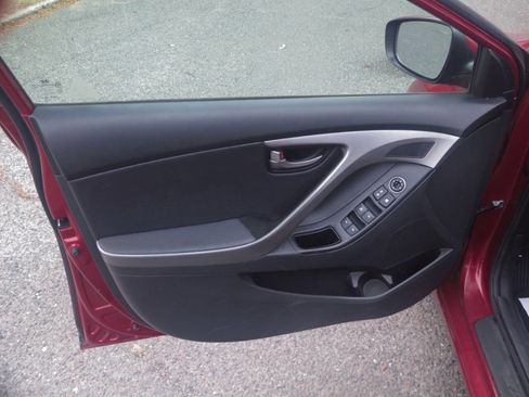 Used 2012 Hyundai Elantra Limited w/ Technology Pkg 5 image 15