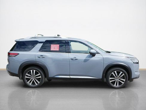 Certified 2023 Nissan Pathfinder Platinum AWD/4WD image 2