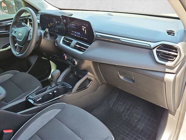 Used 2025 Chevrolet TrailBlazer LS w/ LS Convenience Package FWD image 20