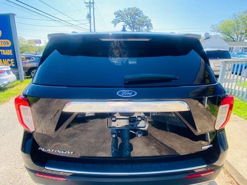 Used 2020 Ford Explorer Platinum w/ Premium Technology Package AWD/4WD image 19