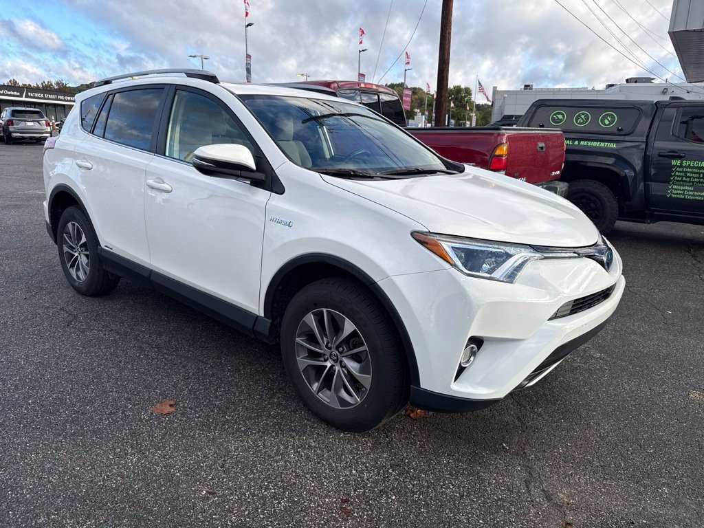 Used 2017 Toyota RAV4 XLE w/ All Weather Liner Package AWD/4WD image 3