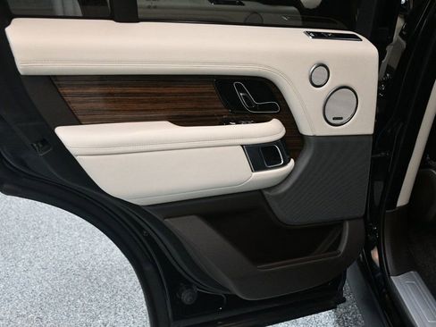 Used 2018 Land Rover Range Rover Supercharged image 24