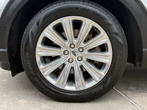 Used 2020 Ford Explorer Limited RWD image 12